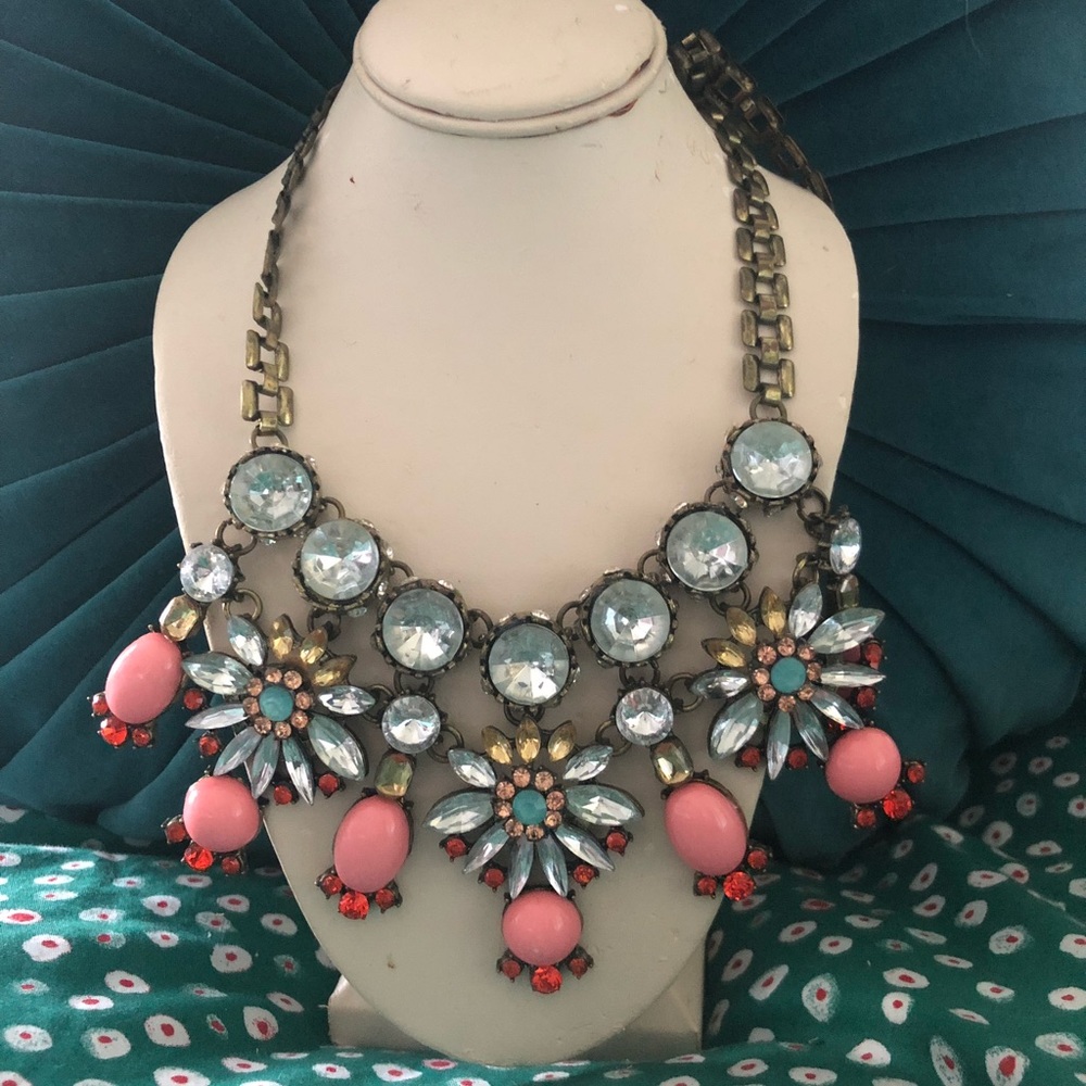 Colorful statement necklace - Picture 2 of 3